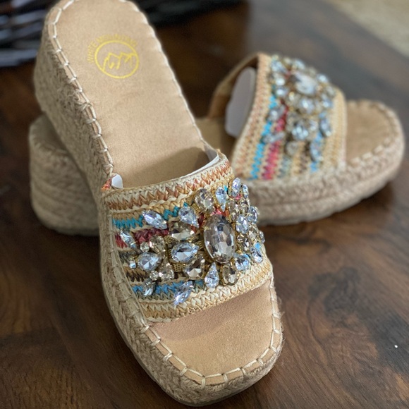 White Mountain Tan Embellished Espadrilles - New No Box - Picture 6 of 8